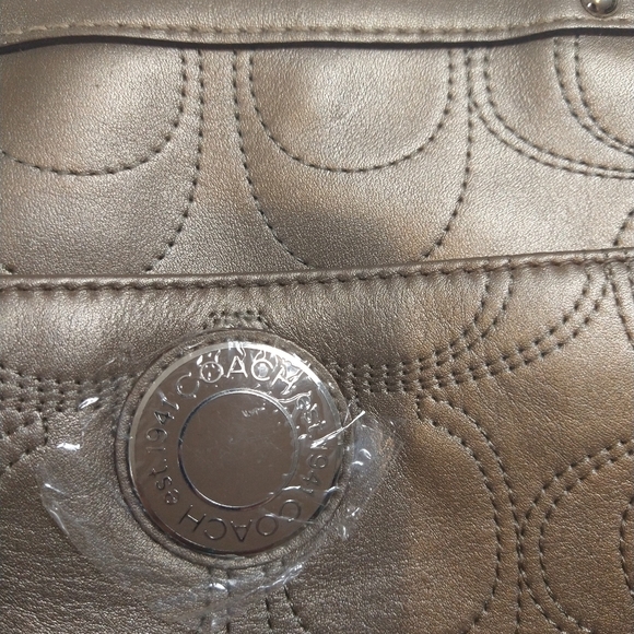 Coach - Picture 3 of 13